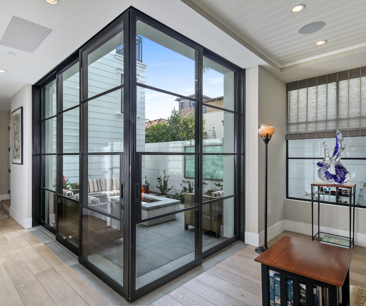 Euroline sliding glass door closed