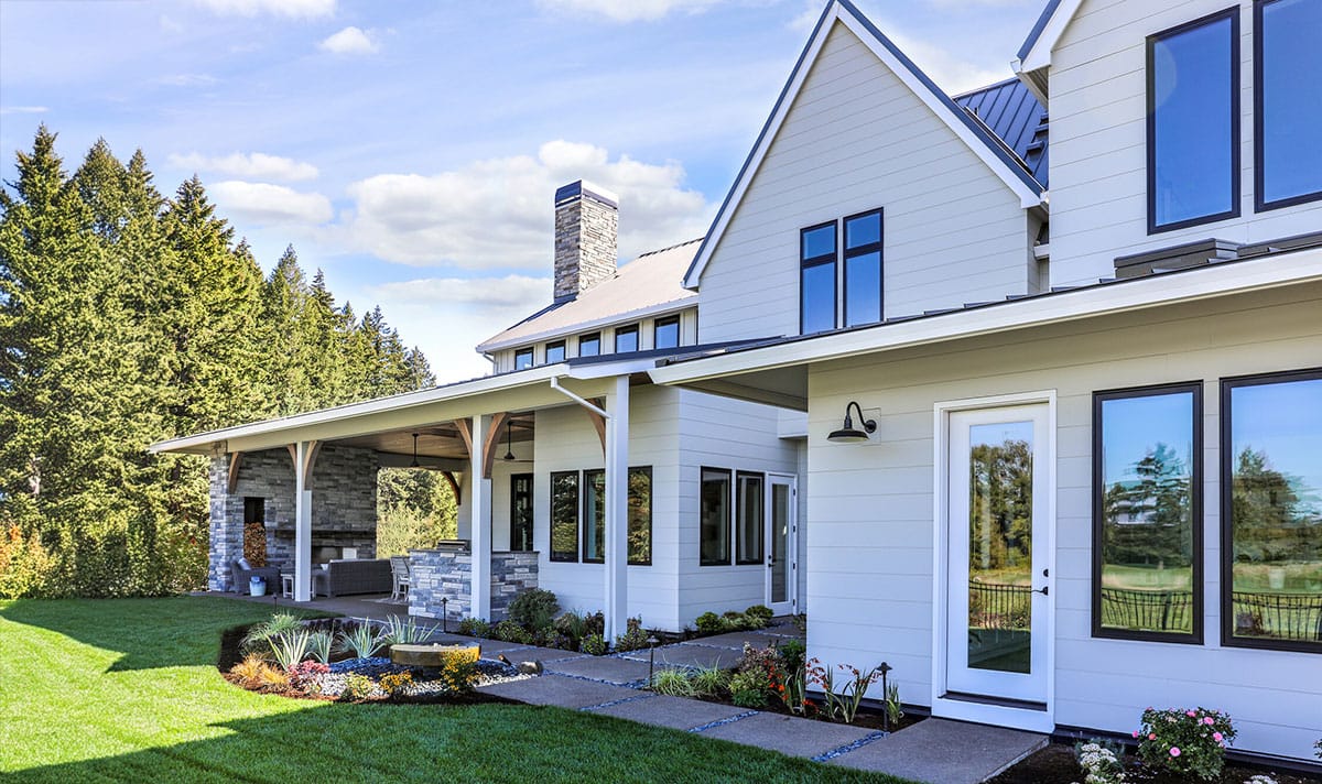 James Hardie Westlake country home with white siding