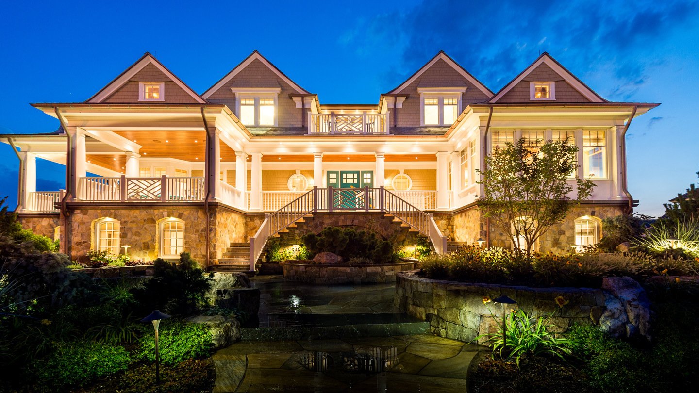 Azek moulding on mansion with  wraparound porch