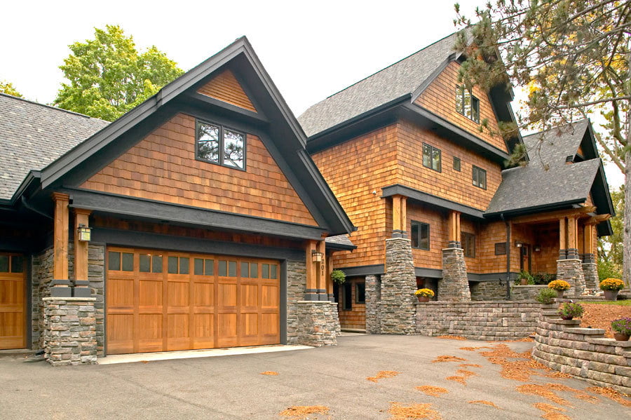 craftsman lodge with shakertown
