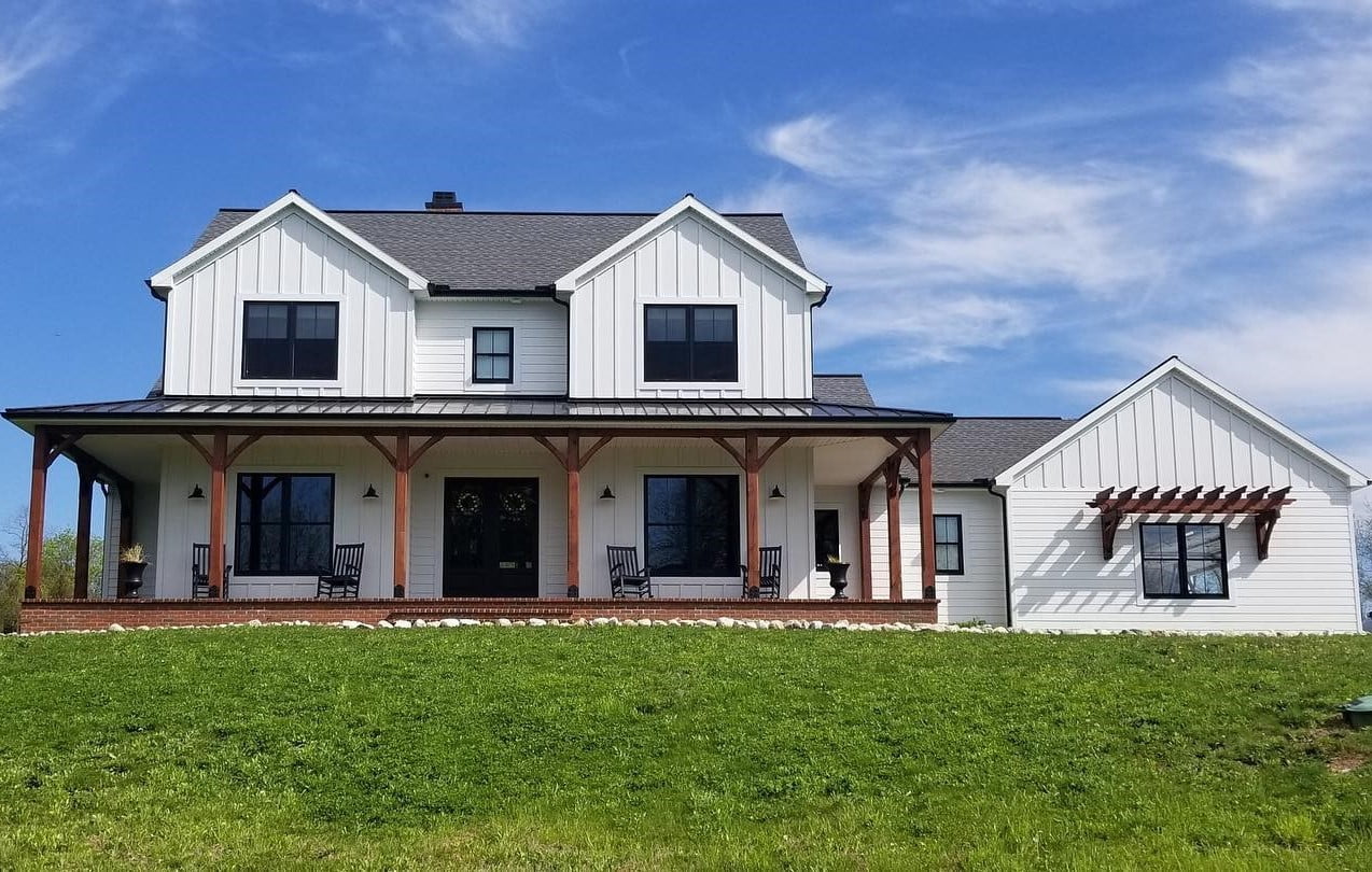 James Hardie siding on white farmhouse in  Pennsylvania