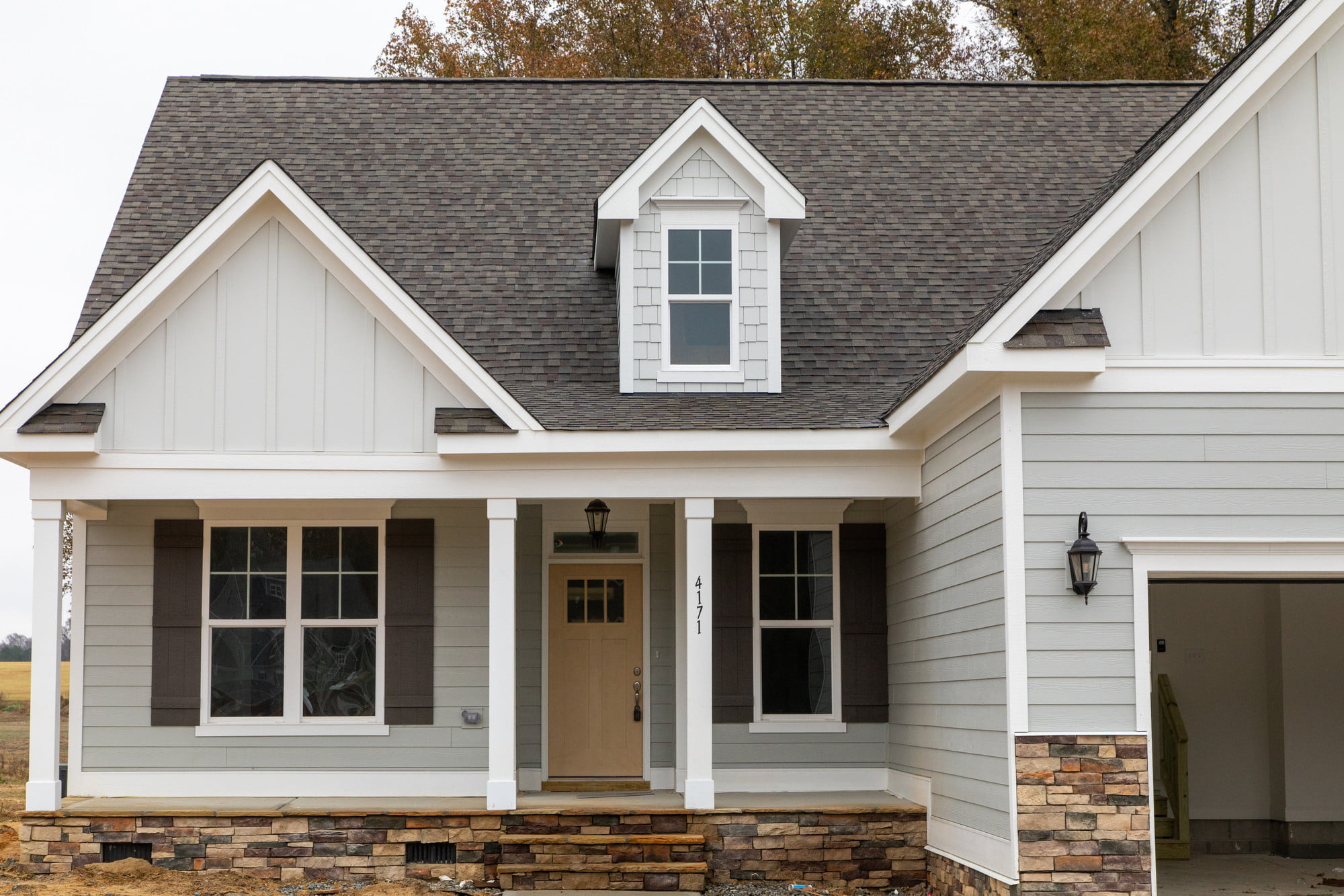 Allura Shelby sterling gray shingles and lap