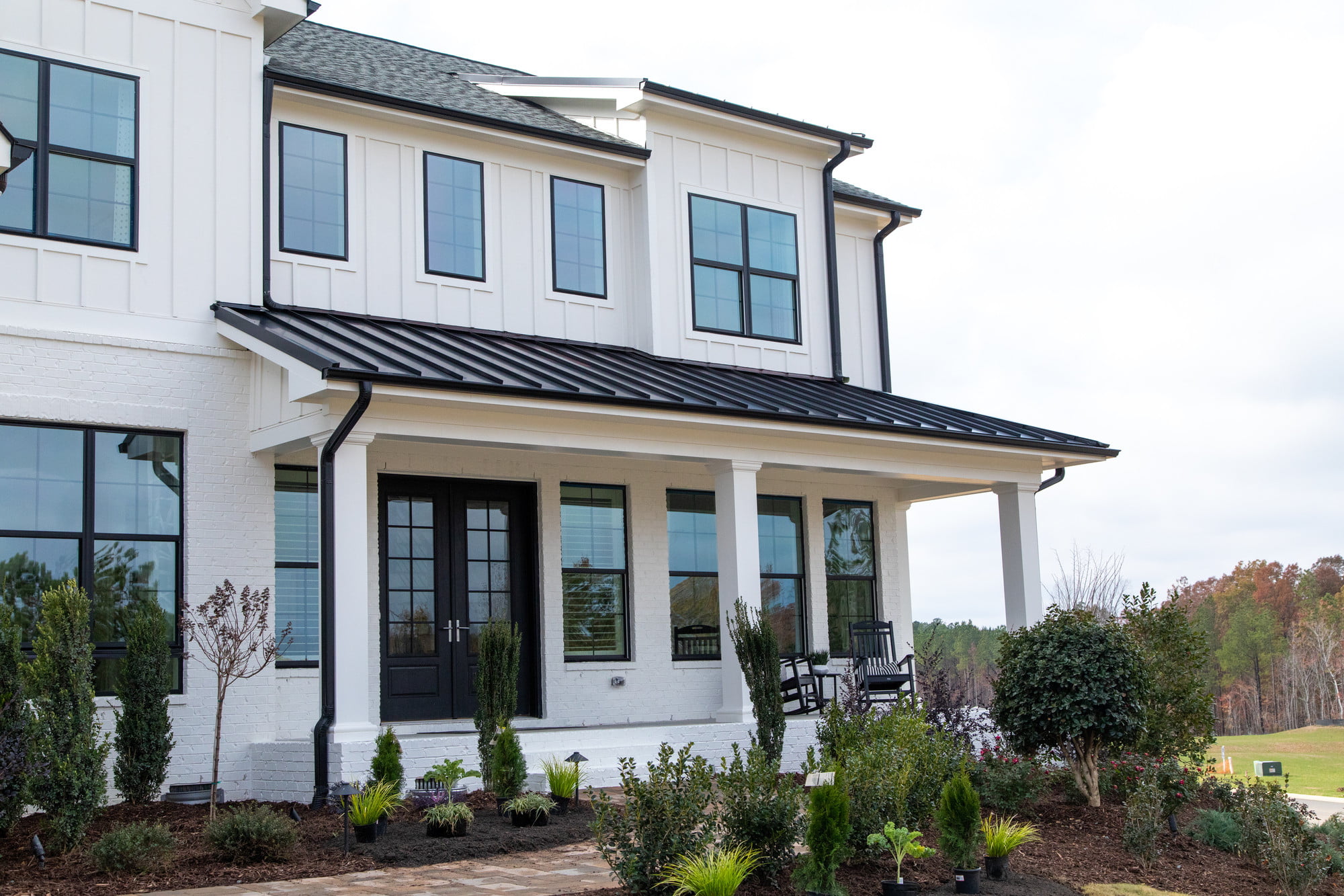 Allura snow vertical panel white home