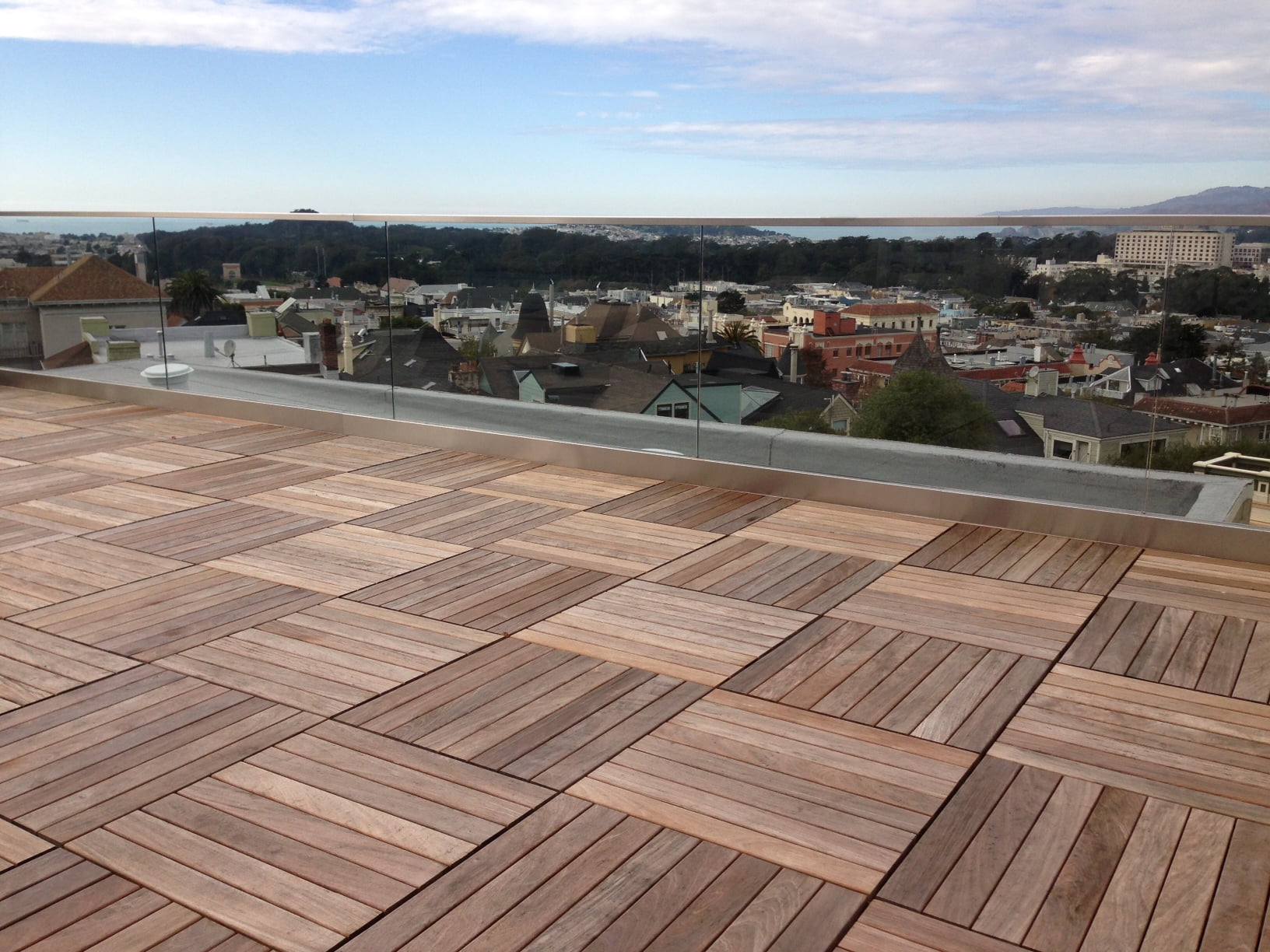 Pau Lope Company lakeview deck