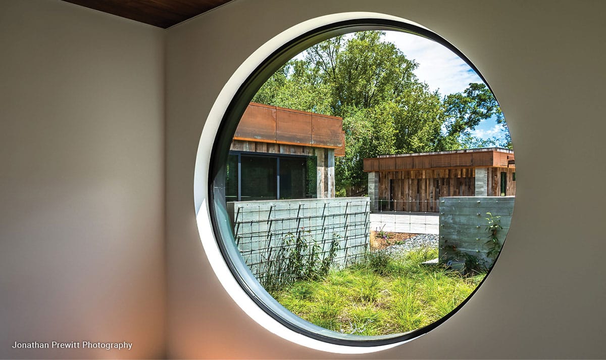 Fleetwood round window