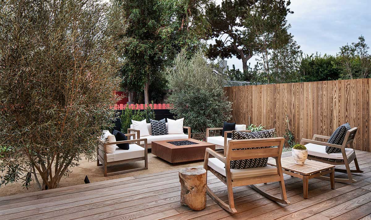Arbor Wood Co decking in rustic and chic backyard