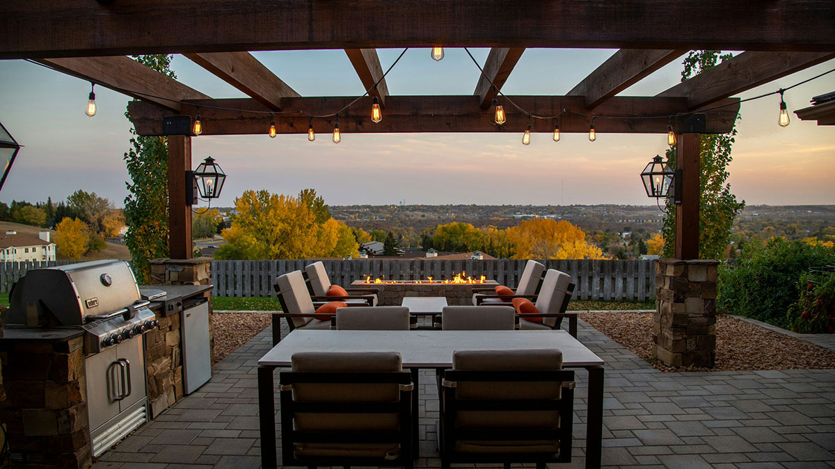 Backyard patio with pergola made with Humboldt Sawmill redwood lumber