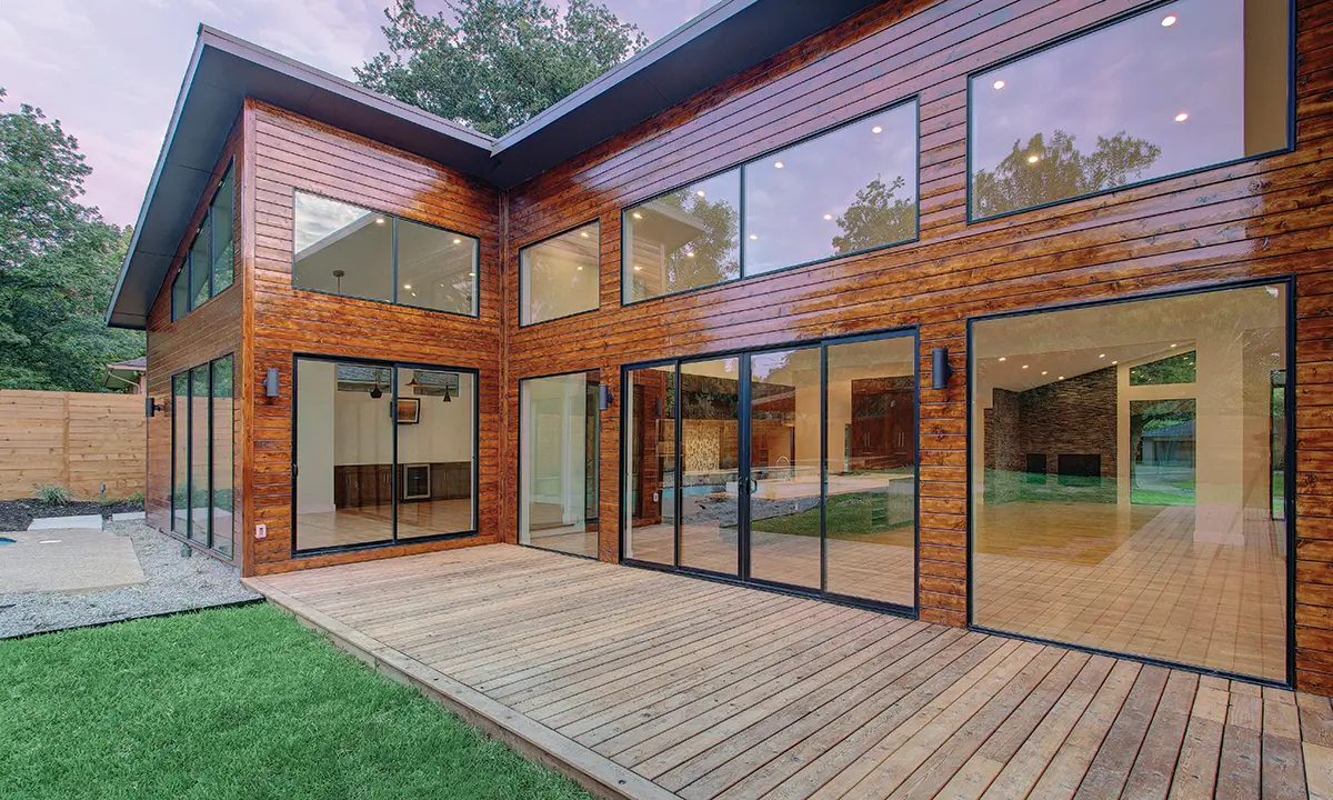 Milgard Aluminum Windows on home backyard exterior